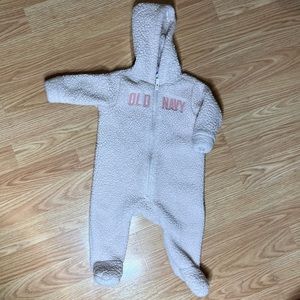 Old Navy Sherpa Onsie for baby girl size 3-6 months